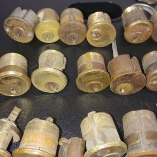 90,  Vtg Lock cylinders Schlage Sargent Yale Kwikset Ilco Penn Russwin Brass 3