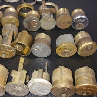 90,  Vtg Lock cylinders Schlage Sargent Yale Kwikset Ilco Penn Russwin Brass 5