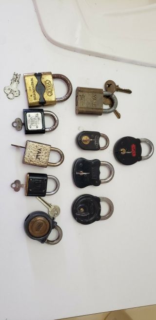 10 Old Vintage Yale Padlocks With Keys