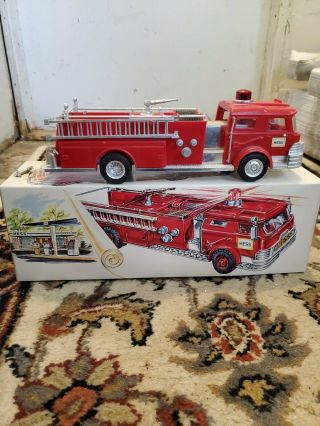 - Vintage - 1970 Hess Fire Truck And Inserts (british Crown Of Hong Kong)