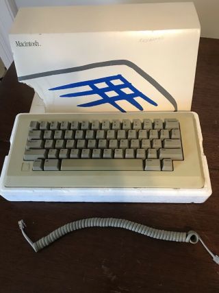 Apple Macintosh Keyboard M0110 For 128k 512k Parts/repair Vintage Not
