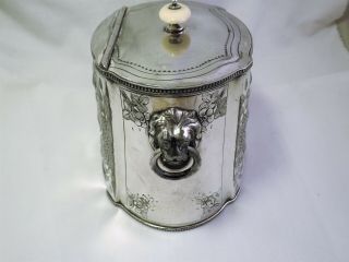 LARGE VICTORIAN SILVER PLATED BISCUIT BOX / BISCUIT BARREL 1880 ' S LION HANDLES 4