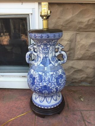 Vtg Asian Frederick Cooper Blue & White Jar Crackle Lamp Foo Dog Handles