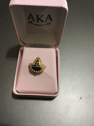 Vintage Alpha Kappa Alpha Aka 10k Gold & Pearls Sorority Leaf Pin