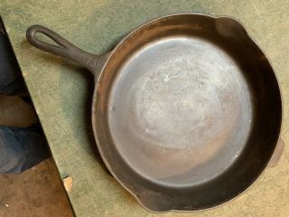 Vintage Griswold No.  12 Iron Skillet (719) W/Matching Lid (472) 3