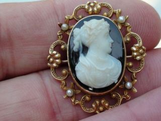 14 Kt Yellow Gold Fine Cameo With Seed Pearl Brooch