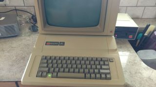 Vintage Apple 2e Iie Computer With 2 Disk Drives And Monitor
