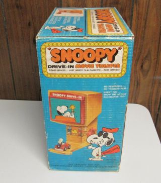 Vintage Kenner Snoopy Drive In Movie Theater Toy 2