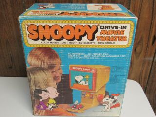 Vintage Kenner Snoopy Drive In Movie Theater Toy 3