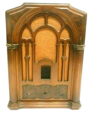 Vintage Rca Victor R - 74 Tombstone Radio Part: Wood Shell In Very Good Shape