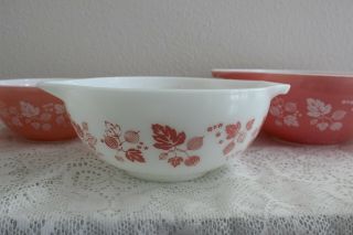 VINTAGE PYREX PINK GOOSEBERRY CINDERELLA MIXING / NESTING BOWL SET EUC 5