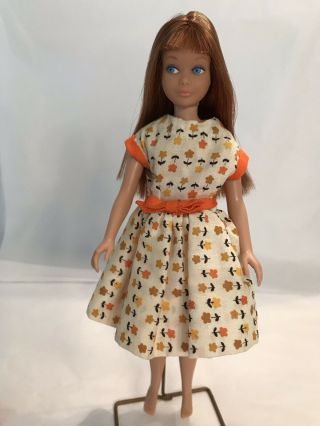 Very Pretty Brunette/Auburn S/L Skipper Doll Color Magic Hair in Clone Dress EX 6