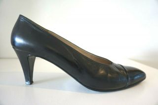 Chanel Black Leather Cap Toe Classic Vintage Slim Heel Pointed Toe Pumps 40.  5