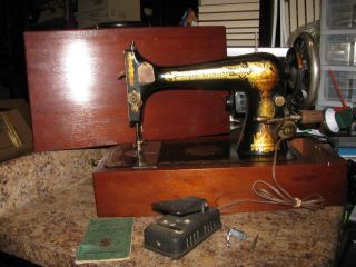 Antique Vintage Singer 1907 Sphinx Model 27 Sewing Machine W/ Travel Case
