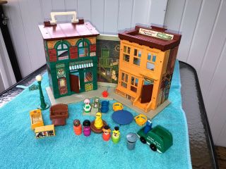 Vintage Fisher Price Little People Sesame Street Apartments 938 W Accessories