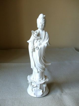 Vintage Chinese Blanc - De - Chine Figure Of Guanyin Holding Lotus Flower C1960