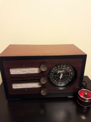 ANTIQUE,  VINTAGE,  DECO,  COLLECTIBLE - OLD TUBE RADIO ZENITH 6d116 RESTORED 2