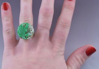 Fabulous VTG Signed Ming ' s 14k Yellow Gold Hand Carved Jadeite Jade Ring 6