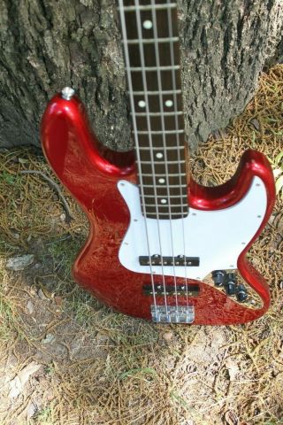 Fender JV Squire Jazz Bass,  MIM body with 73 vintage Fender case 11