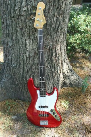 Fender JV Squire Jazz Bass,  MIM body with 73 vintage Fender case 5
