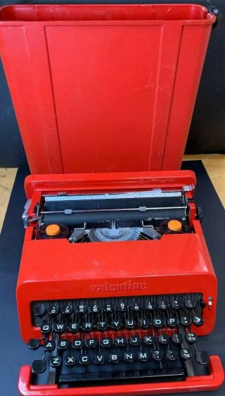 Vintage Mid Century Valentine Olivetti Portable Typewriter W/ Case Modern 1969