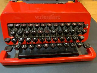 Vintage Mid Century Valentine Olivetti Portable Typewriter W/ Case Modern 1969 2