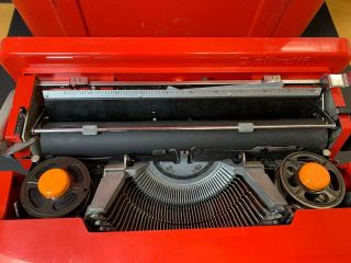 Vintage Mid Century Valentine Olivetti Portable Typewriter W/ Case Modern 1969 3
