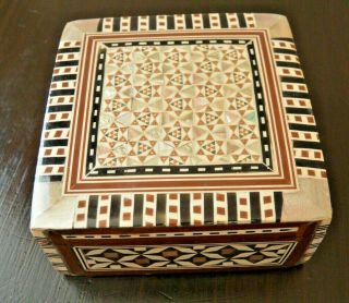 Vintage Middle Eastern Wood And Mother - Of - Pearl Inlaid Marquetry Box
