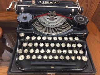 Vintage 1920s Underwood 4 Bank Standard Portable Typewriter With Case