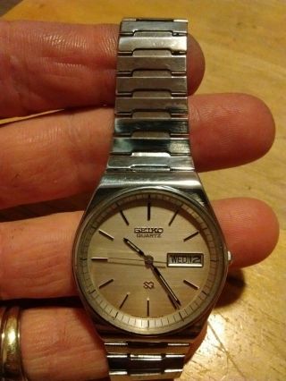 Vintage Seiko 8223 - 7070 Day Date Men ' s Watch,  running 8223A Movement w/new Bat H 3