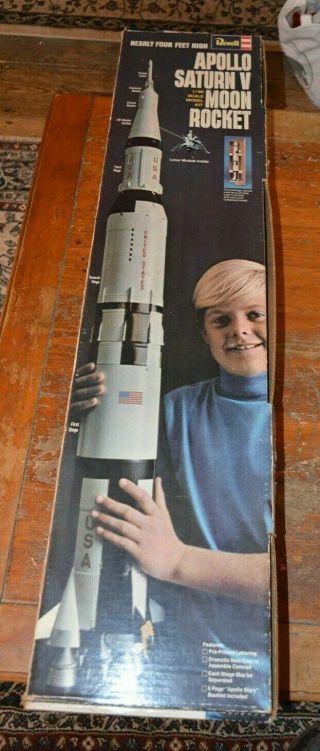 Vintage Revel 1/96th Scale Saturn V Plasitc Model Incomplete