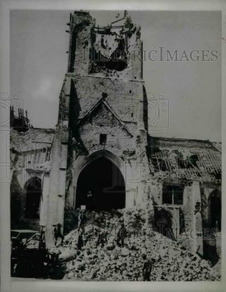 1944 Press Photo Bombed French Church,  St Jacques De Montebourg Near Cherbourg