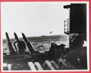 1942 Japanese Bombs Misses Us Cruiser Wake Island Operation News Photo