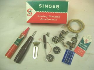 Vintage 221K Featherweight Singer Sewing Machine w/Case & Box 10