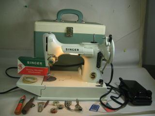 Vintage 221k Featherweight Singer Sewing Machine W/case & Box