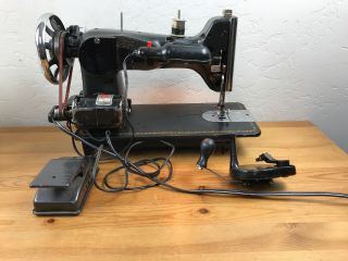 Vintage PFAFF SEWING MACHINE 130 - Made in Germany 2