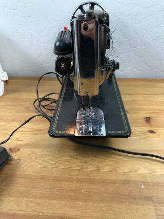 Vintage PFAFF SEWING MACHINE 130 - Made in Germany 6
