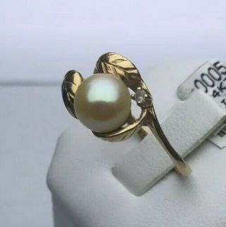 Ladies Real 14k Yellow Gold Diamond & White Pearl Ring 3.  4 Grams Size 8 Vintage