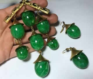 Vtg Trifari Gold Tone Green Stone Drop Dangle Necklace & Earrings Costume Set