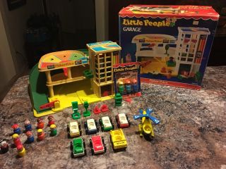 Vintage Fisher Price Little People Garage 2504 W/ Box Tons Of Look