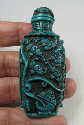 2 CHINESE CARVED PERFUME / SNUFF BOTTLES 3