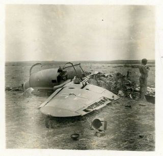 Org Wwii Photo: Us Snapshot Of Wrecked German Fw - 190