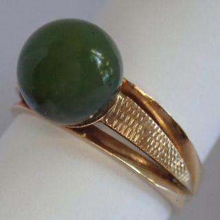 Fine Vintage Estate 14k Gold Green Jade Ring