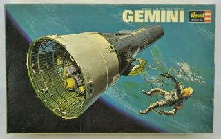 Vintage Revell Gemini Spacecraft Capsule 1965 Plastic Model Kit 1/24 Scale 1835