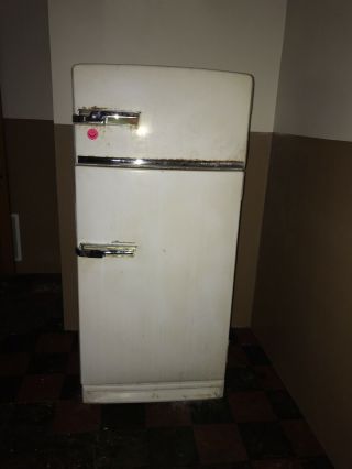 1950s Vintage General Electric Combination Fridge - Perfect For Restoring