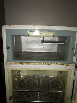 1950s Vintage General Electric Combination Fridge - Perfect For Restoring 3