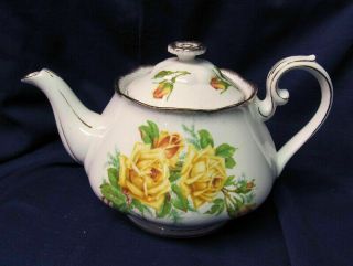 Vintage Royal Albert Yellow Tea Rose 6 - Cup Teapot