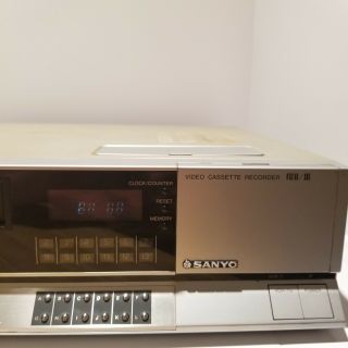 Vintage Sanyo Betacord Video Cassette Recorder Model 4670 3