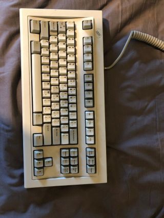 VTG 1987 IBM KEYBOARD SSK MODEL M SPACESAVER With Cord And Box. 3