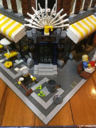 LEGO Café Corner - 10182,  PRE - ASSEMBLED,  RARE RETIRED SET 5
